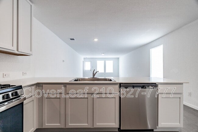 Building Photo - 506 Sarah Wy