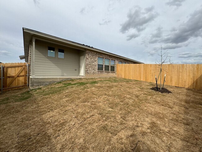 Building Photo - 5403 Rose Gdn Lp