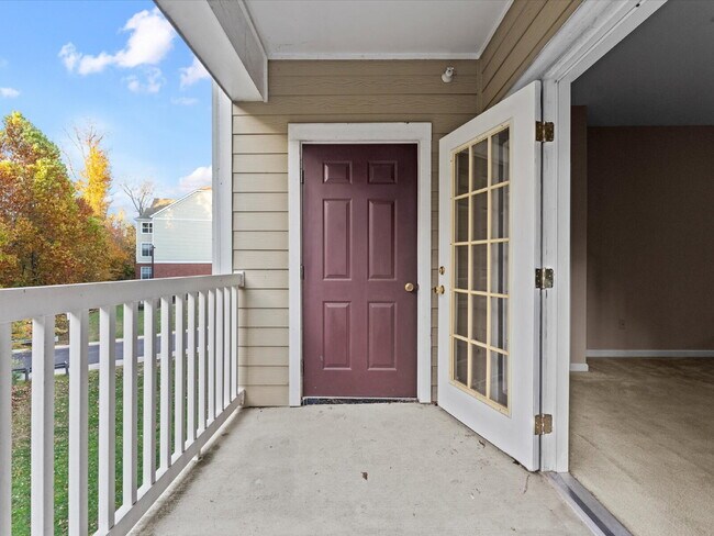 Building Photo - 704 Bristol Village Dr