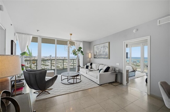 Building Photo - 450 Alton Rd