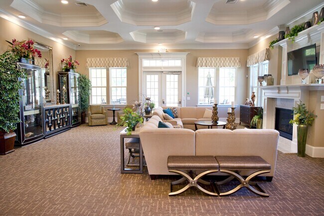 Building Photo - Spacious 2bd/2ba Ranch Style home with impressive club amenities located in Ellis Crossing