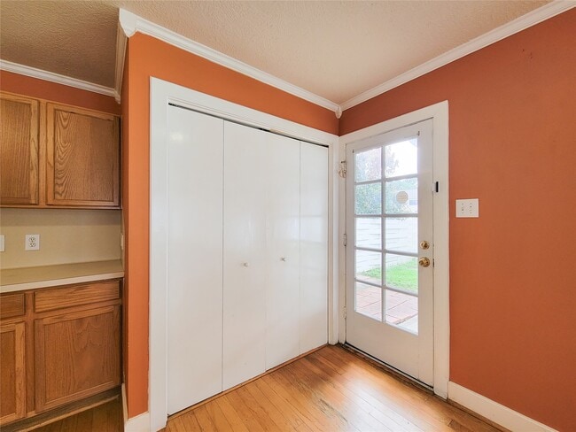 Building Photo - 9607 Farrell Dr