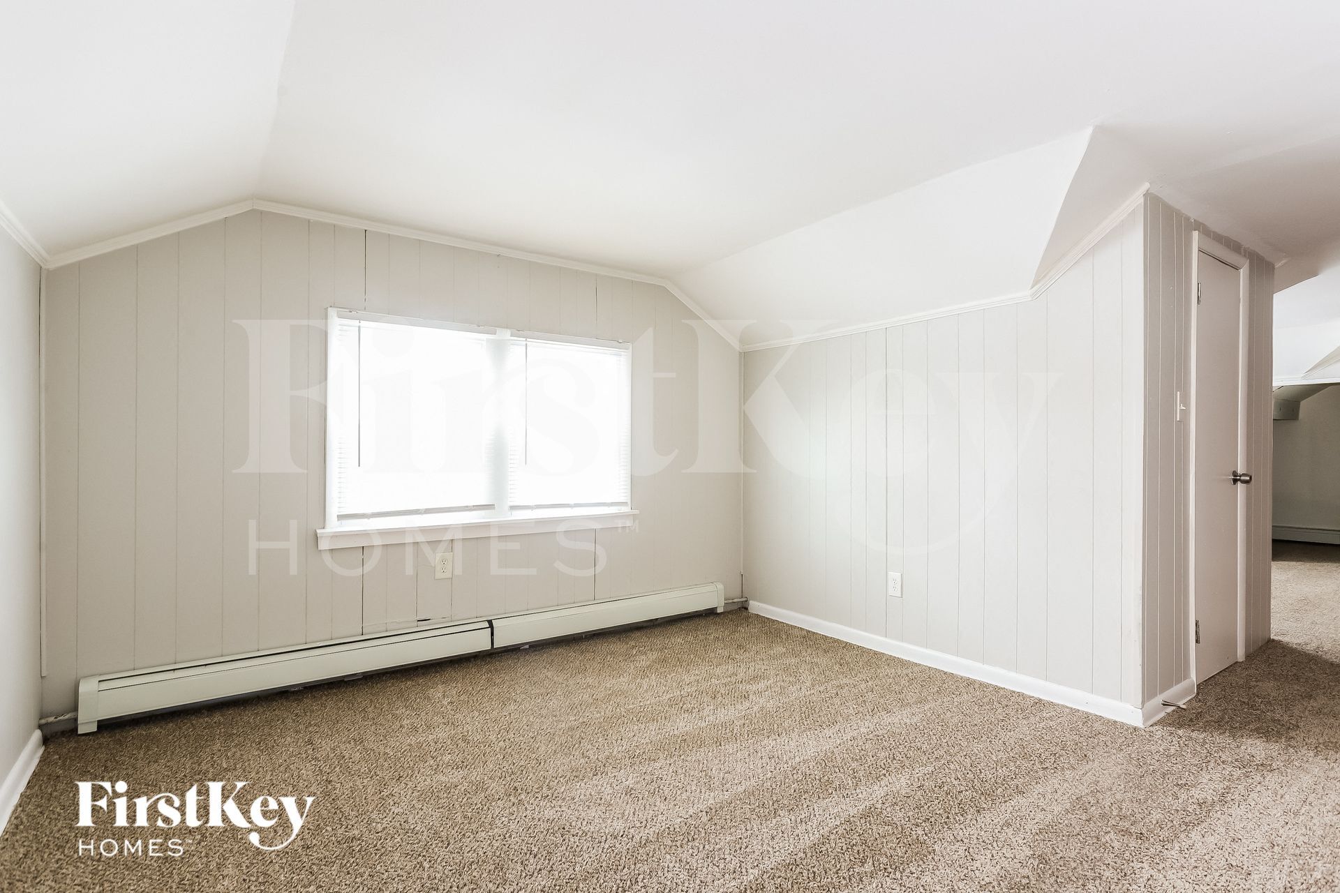 Building Photo - 2524 Golfview Dr