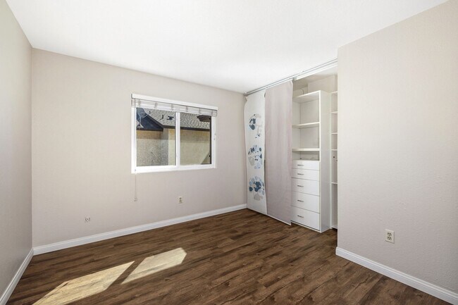 Building Photo - PEAC87