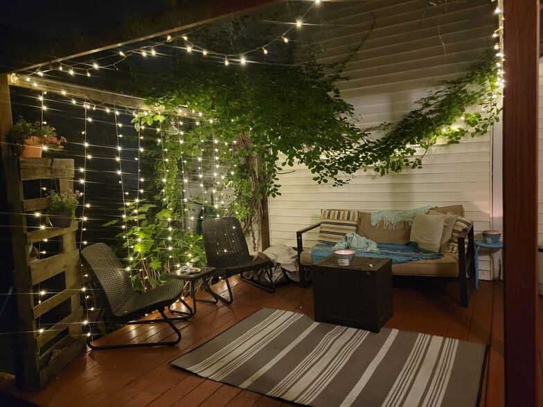 Building Photo - 18 Burnside St