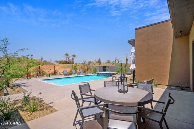 Building Photo - 15212 N Sandy Blf Rd