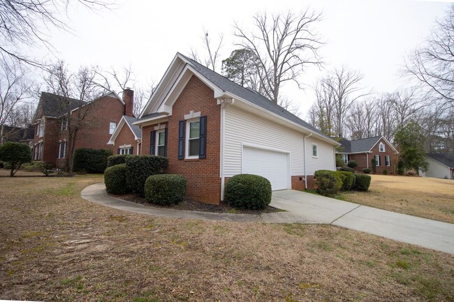 Building Photo - Hope Ferry Plantation - Prime Lexington lo...