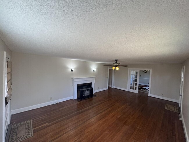 Building Photo - 108 Winding Creek Rd