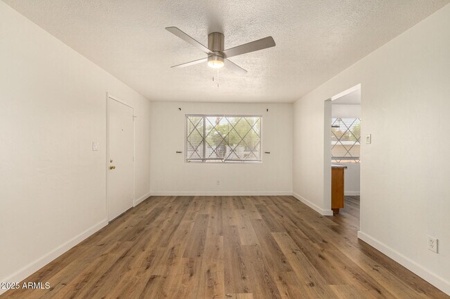 Building Photo - 3540 E Montecito Ave