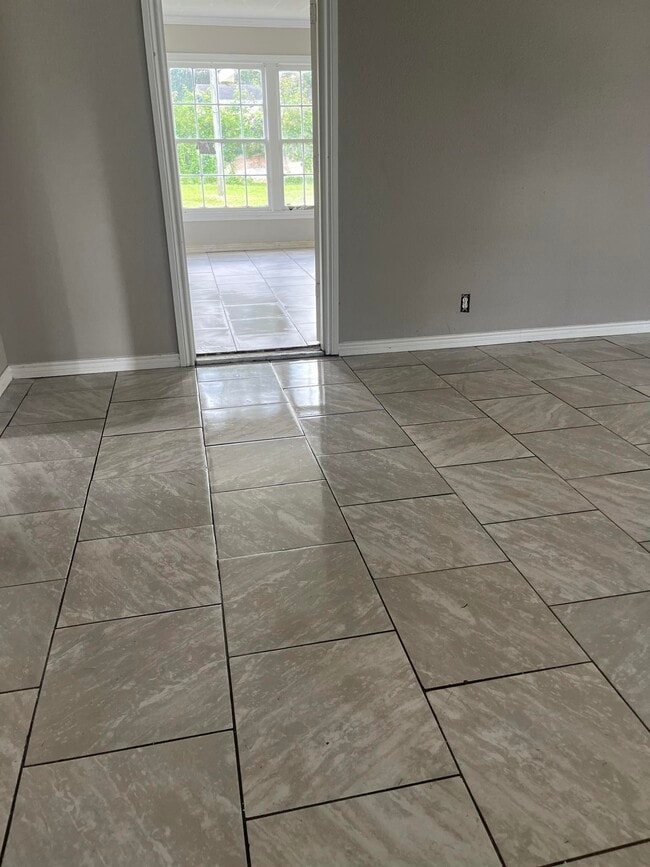 Building Photo - 4980 Chambers St