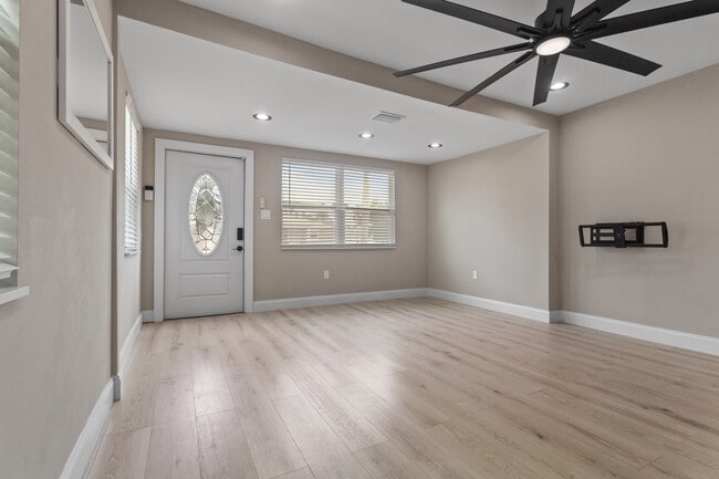 Building Photo - 1815-1812 12th St S