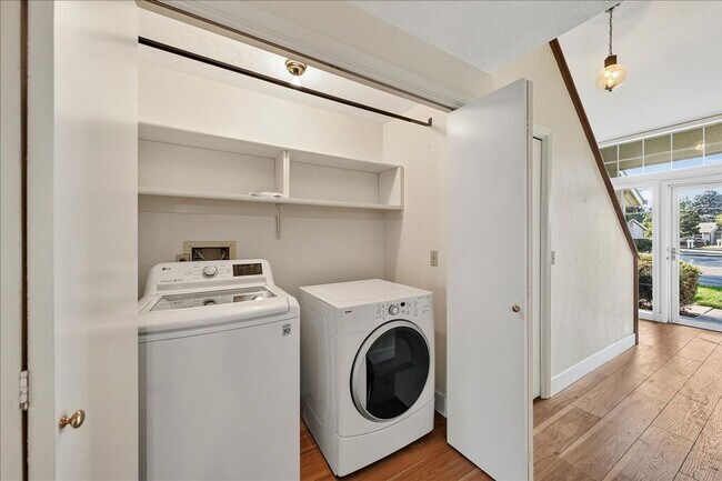 Building Photo - Charming SE Boise Townhome Near the Greenbelt