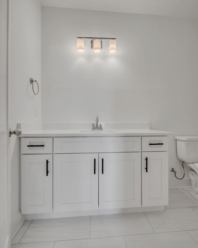 Building Photo - 4BR/4BA New Build in Old Hickory