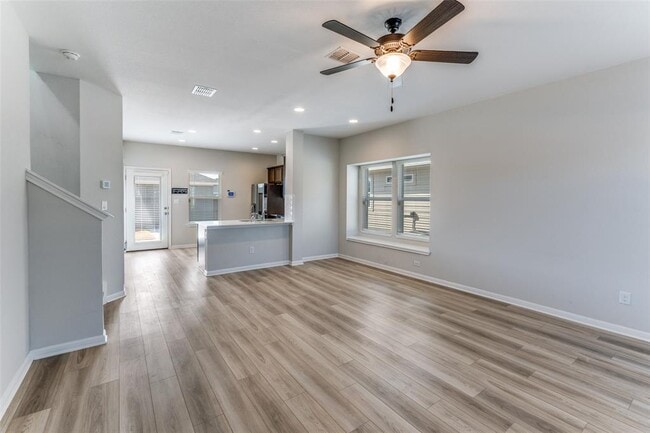 Building Photo - 221 Duck Creek Trail