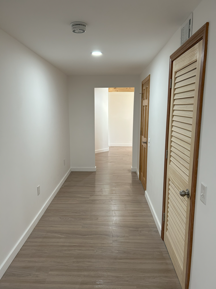 Hallway (2) - 194 Westview Dr