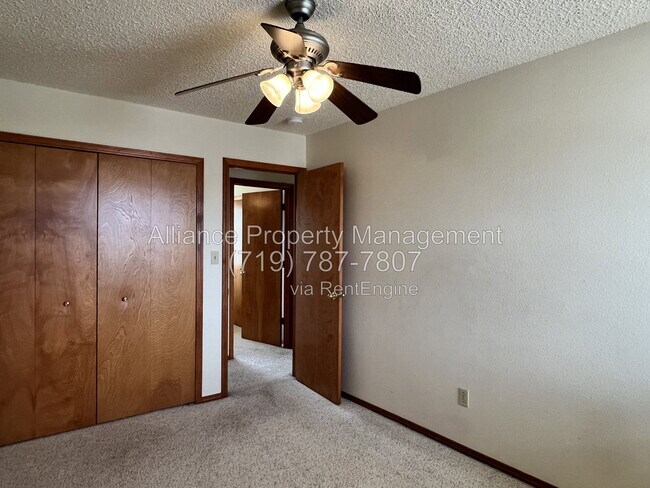 Building Photo - 6944 Lost Springs Dr
