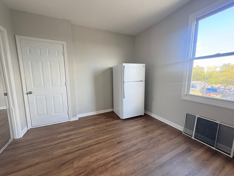 Building Photo - 47 Spring St