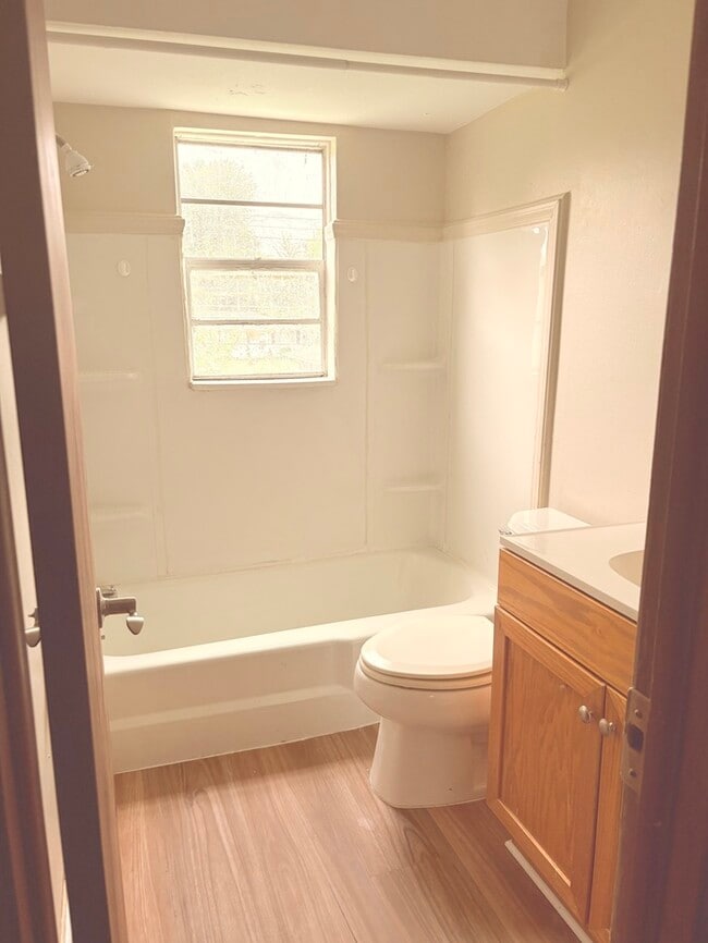 Building Photo - Charming 2 beds 1.5 baths in Gahanna