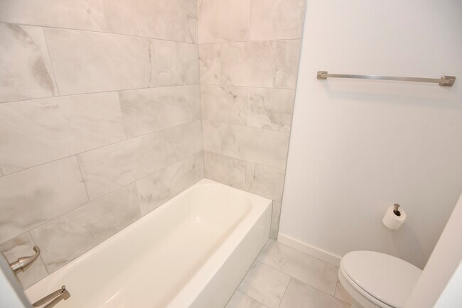 Building Photo - 40 River Ridge Trail