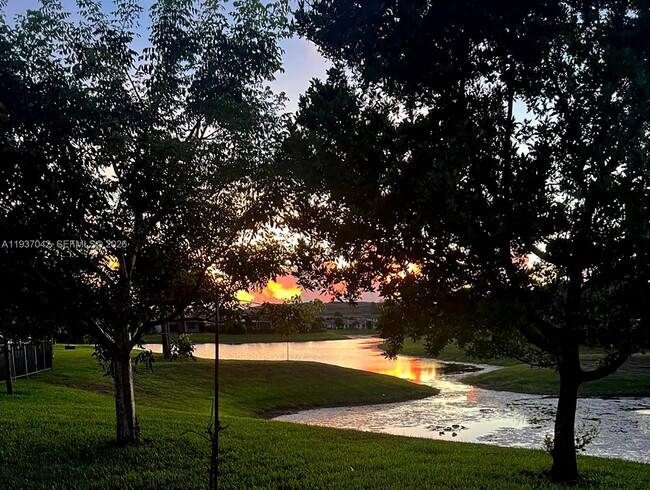 Building Photo - 4317 Lago Dr