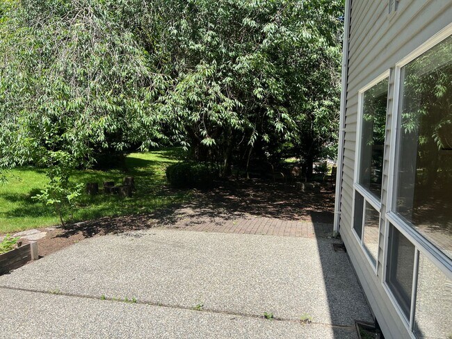 Building Photo - 4bd/2.5ba Redmond Home