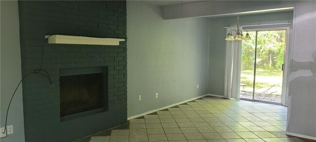 Building Photo - 822 Sahara Ave