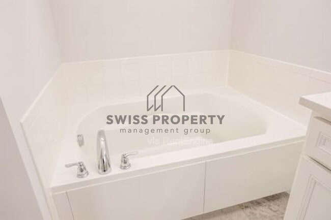 Building Photo - 12281 Rooster Tail Dr