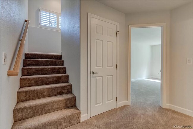 Building Photo - 552 Steele St