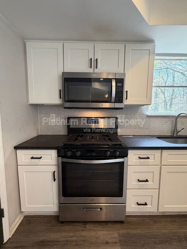 Building Photo - 2675 Wildflower Ln SW