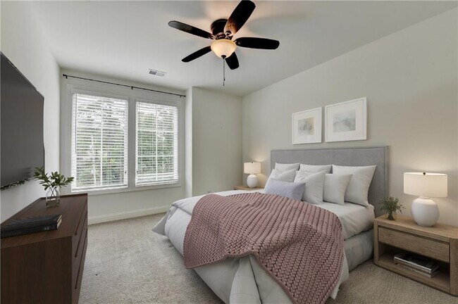 Building Photo - 6892 Roswell Rd NE