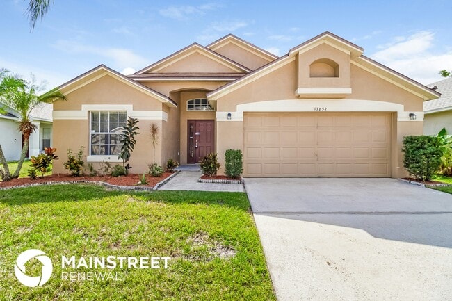 Building Photo - 13852 Valleybrooke Ln