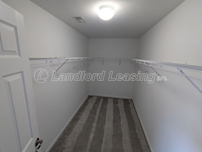 Building Photo - Spacious 4-Bedroom Colonial in Martin’s Ru...