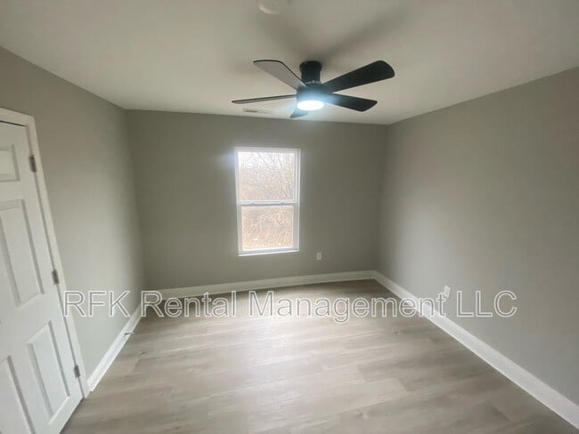 Building Photo - 2224 Langley Ave