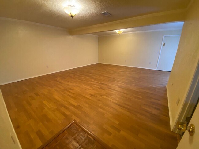 Building Photo - Beautiful 3 Bedroom Home in NE Albuquerque