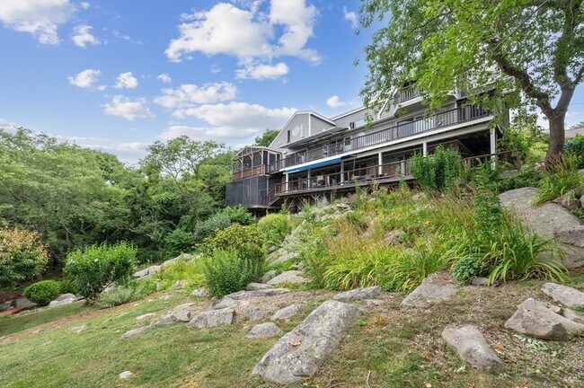Building Photo - 12 Squam Ln