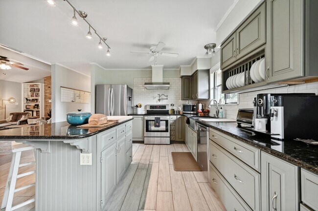 Building Photo - 9209 Rock Way Dr