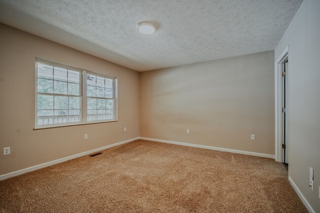 Building Photo - SHORT TERM - Spacious 3-Bedroom home with Wrap-Around Porch