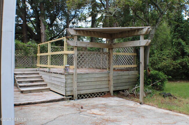 Building Photo - 10315 Docksider Dr E