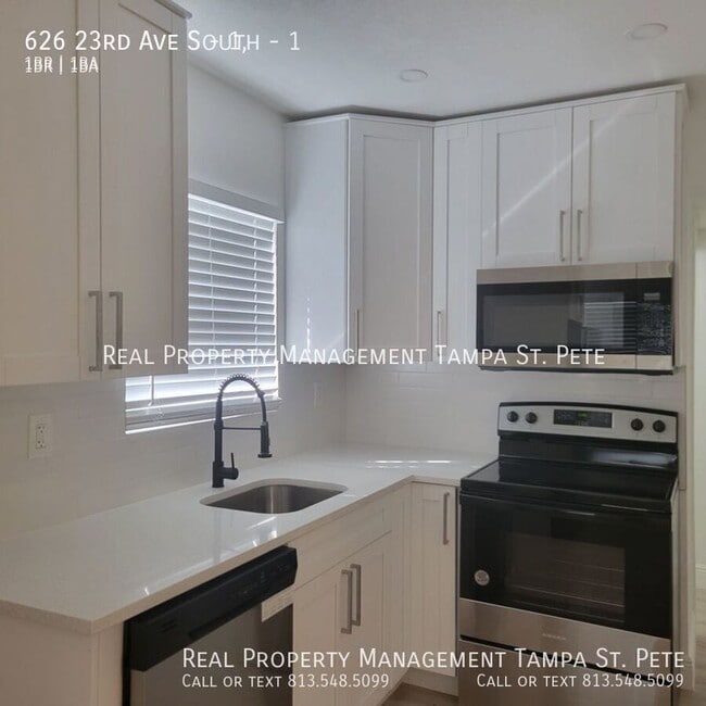 Building Photo - 626 23rd Ave S