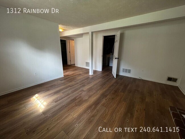 Building Photo - 1312 Rainbow Dr