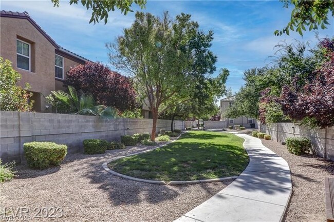 Building Photo - 6140 Pine Villa Ave