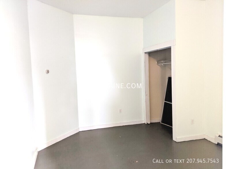 Building Photo - 255 Main St