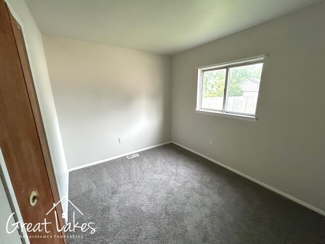 Building Photo - Beautiful 3 Bedroom 1 Bathroom now available for rent!