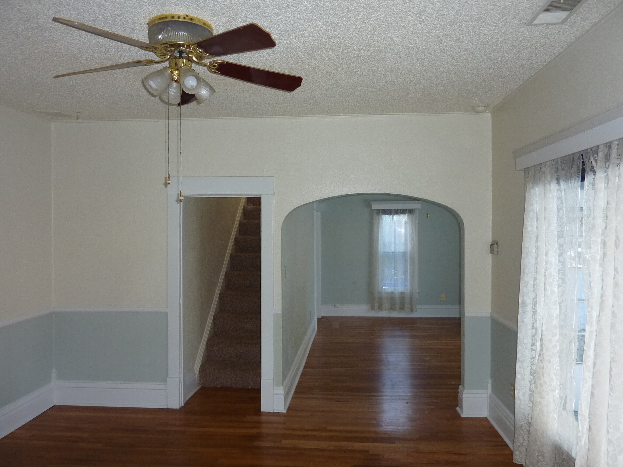 Building Photo - 829 Bross St