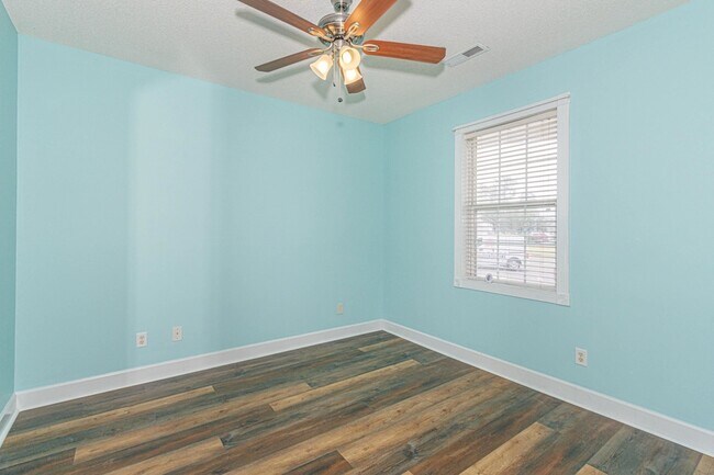 Building Photo - 4627 Wild Iris Dr