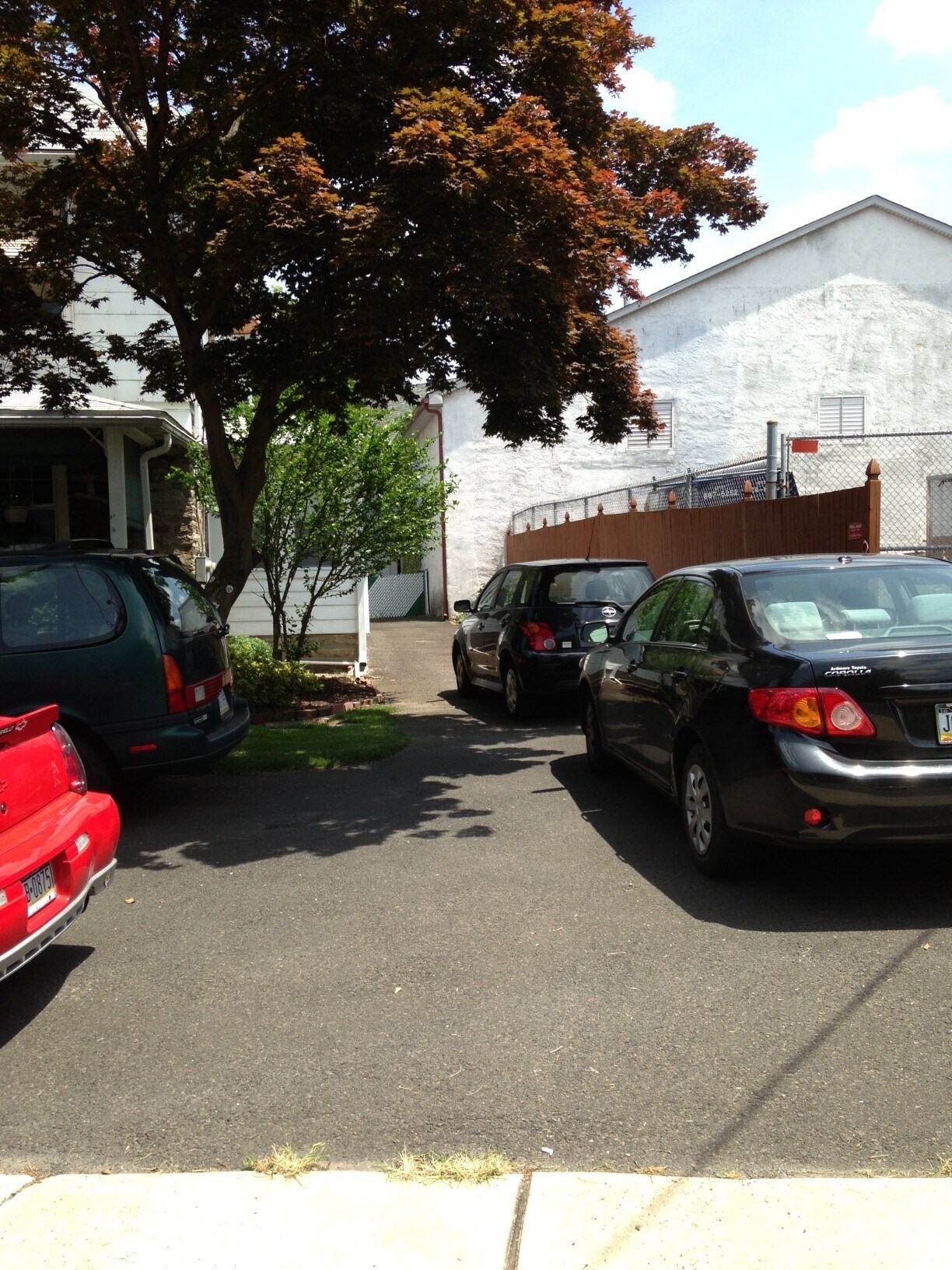 Parking for APT1 - 2763 Mount Carmel Ave
