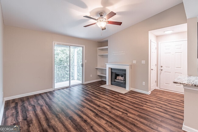 Building Photo - 547 Granville Ct