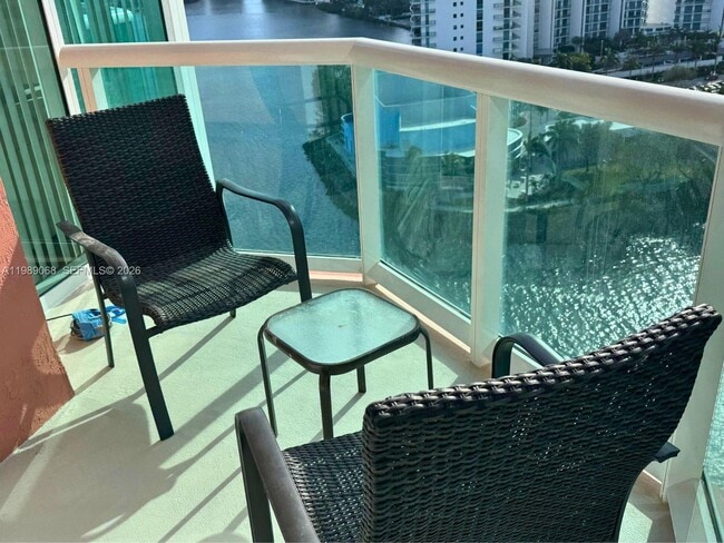 Building Photo - 3370 Hidden Bay Dr