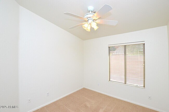 Building Photo - 10253 E Penstamin Dr