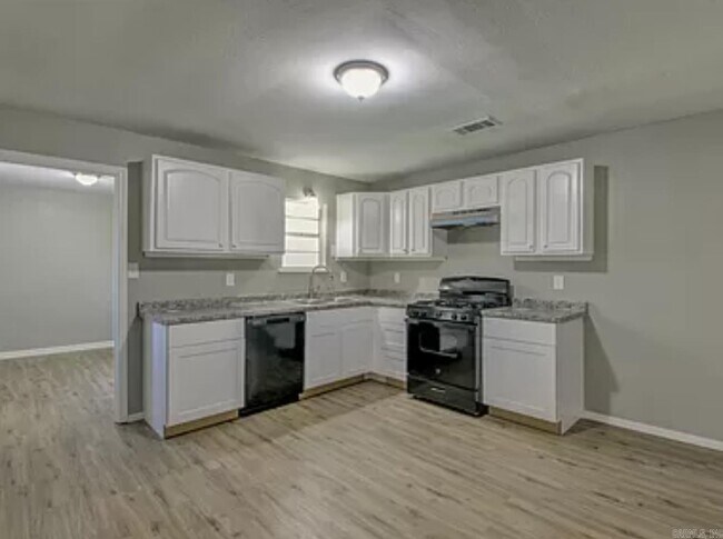 Building Photo - 106 S Grant St